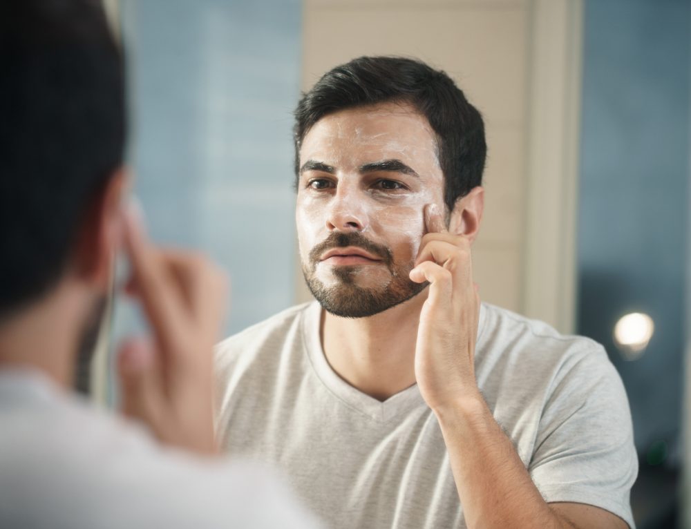 Un homme atil le droit de se maquiller ? – Chutravailadomicile.fr